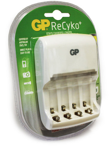 GP Battery Charger for Ni-MH batteries + RecyKo Batteries