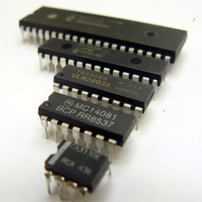 Quad 2 Input NAND