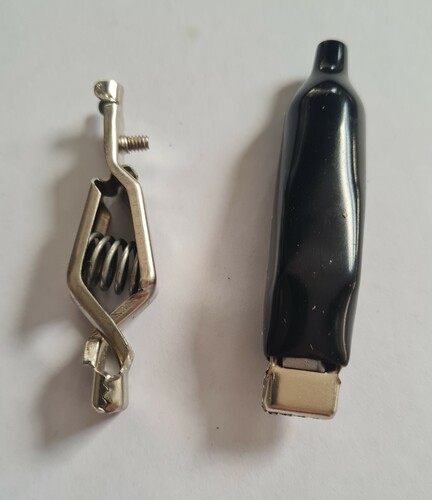Bulldog Medium Insulated.- Screw terminal